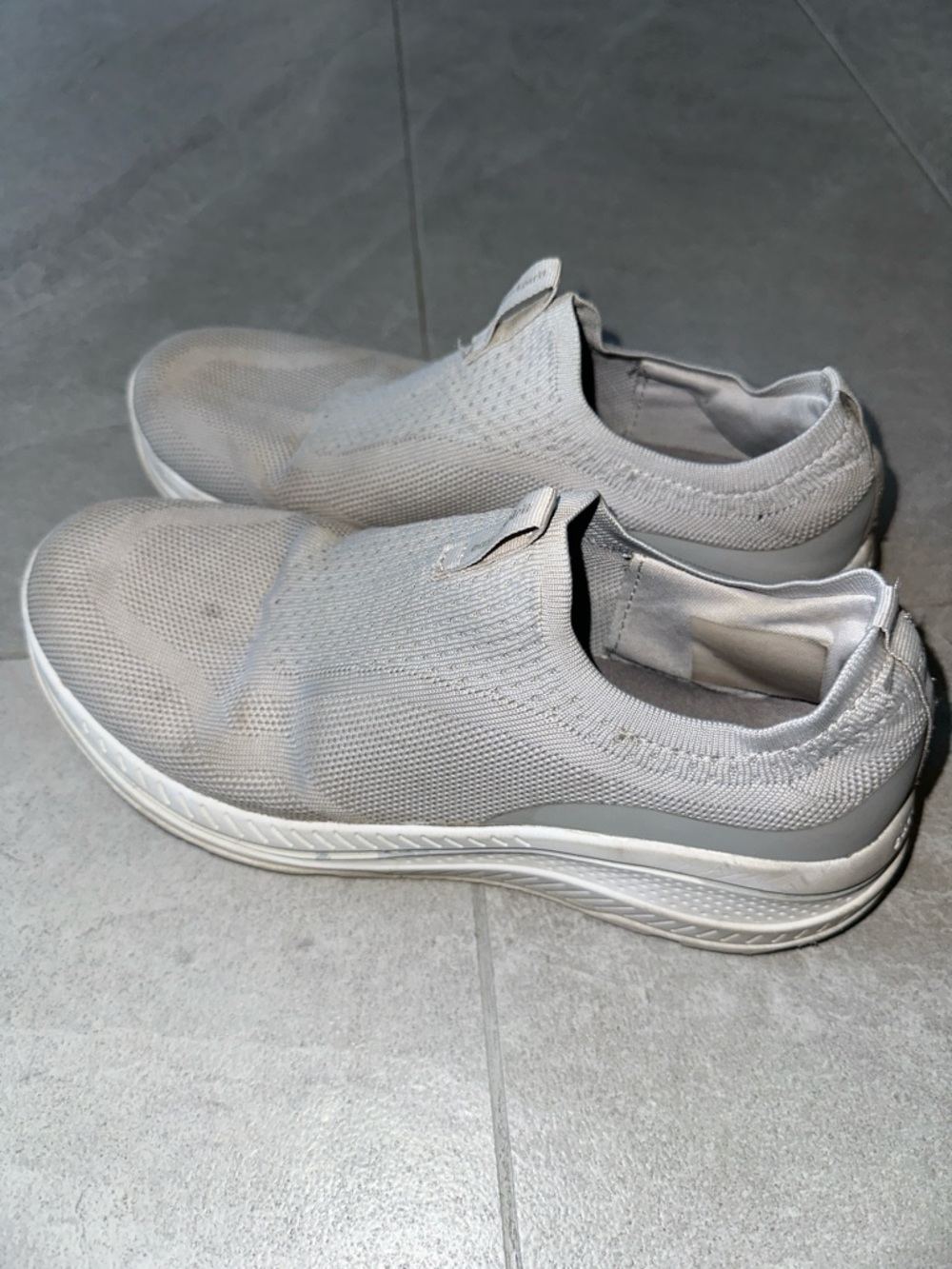 Easy Spirit Men’s Slip-On Knit Sneaker in Light Gray